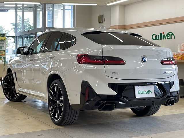 ＢＭＷ Ｘ４ M40i 道央・札幌 2021(令3)年 2.6万km アルピンホワイトⅢ ・4WD/・純正ナビ/フルセグTV/BT/・全方位カメラ/・ドライブレコーダー/・パワーバックドア/・インテリジェントセーフティ/・正面衝突警告/・側面衝突警告/・車線逸脱警告/・車線変更警告/・アダプティブクルーズコントロール/・パーキングセンサー/・パドルシフト/・横滑り防止/・アイドリングストップ/・ETC/・LEDヘッドライト/・革シート/・前席パワーシート/・前席シートヒーター/・プッシュスタート/・スマートキー