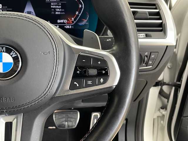 ＢＭＷ Ｘ４ M40i 道央・札幌 2021(令3)年 2.6万km アルピンホワイトⅢ ・4WD/・純正ナビ/フルセグTV/BT/・全方位カメラ/・ドライブレコーダー/・パワーバックドア/・インテリジェントセーフティ/・正面衝突警告/・側面衝突警告/・車線逸脱警告/・車線変更警告/・アダプティブクルーズコントロール/・パーキングセンサー/・パドルシフト/・横滑り防止/・アイドリングストップ/・ETC/・LEDヘッドライト/・革シート/・前席パワーシート/・前席シートヒーター/・プッシュスタート/・スマートキー