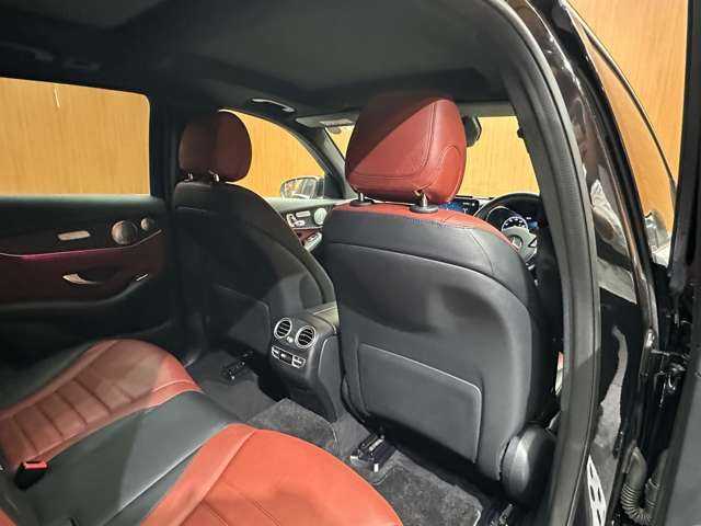 メルセデス・ベンツ ＧＬＣ２２０ d 4マチック AMGライン 千葉県 2020(令2)年 4.6万km オブシディアンブラック レザーエクスクルーシブＰＫＧ　/ＳＲ　/赤革シート　/ＡＣＣ　/ナビ　/ＴＶ　/Ｂｌｕｅｔｏｏｔｈ接続　/３６０°　/ＨＵＤ　/シートヒーター　/電動リアゲート　/衝突軽減Ｂ　/ＢＳＭ　/ＬＫＡ　/ＥＴＣ　/禁煙車