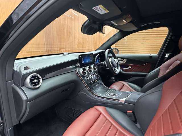 メルセデス・ベンツ ＧＬＣ２２０ d 4マチック AMGライン 千葉県 2020(令2)年 4.6万km オブシディアンブラック レザーエクスクルーシブＰＫＧ　/ＳＲ　/赤革シート　/ＡＣＣ　/ナビ　/ＴＶ　/Ｂｌｕｅｔｏｏｔｈ接続　/３６０°　/ＨＵＤ　/シートヒーター　/電動リアゲート　/衝突軽減Ｂ　/ＢＳＭ　/ＬＫＡ　/ＥＴＣ　/禁煙車