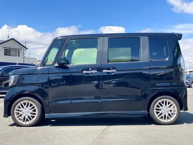 ホンダ Ｎ ＢＯＸ カスタム L ターボ 静岡県 2021(令3)年 3.8万km クリスタルブラックパール エンジンスタートボタン/取扱説明書/パワーステアリング/パワーウィンドウ/パドルシフト/アイドリングストップ/スマートキー/スペアキー1本/オートエアコン/クルーズコントロール/USB入力端子/純正ETC2.0/バックカメラ/純正ナビ（CD/DVD/BT/フルセグ）/純正ドライブレコーダー前後/ベンチシート/純正フロアマット/ハーフレザーシート/D席N席シートヒーター/両側パワースライドドア/純正アルミホイール/ABS/横滑り防止装置/コーナーセンサー/レーンキープアシスト/盗難防止装置/オートライト/オートマチックハイビーム/LEDヘッドライト/W+サイドエアバック/衝突軽減システム/カーテンエアバック/ホンダセンシング/電動パーキングブレーキ