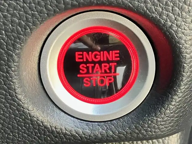 ホンダ Ｎ ＢＯＸ カスタム L ターボ 静岡県 2021(令3)年 3.8万km クリスタルブラックパール エンジンスタートボタン/取扱説明書/パワーステアリング/パワーウィンドウ/パドルシフト/アイドリングストップ/スマートキー/スペアキー1本/オートエアコン/クルーズコントロール/USB入力端子/純正ETC2.0/バックカメラ/純正ナビ（CD/DVD/BT/フルセグ）/純正ドライブレコーダー前後/ベンチシート/純正フロアマット/ハーフレザーシート/D席N席シートヒーター/両側パワースライドドア/純正アルミホイール/ABS/横滑り防止装置/コーナーセンサー/レーンキープアシスト/盗難防止装置/オートライト/オートマチックハイビーム/LEDヘッドライト/W+サイドエアバック/衝突軽減システム/カーテンエアバック/ホンダセンシング/電動パーキングブレーキ