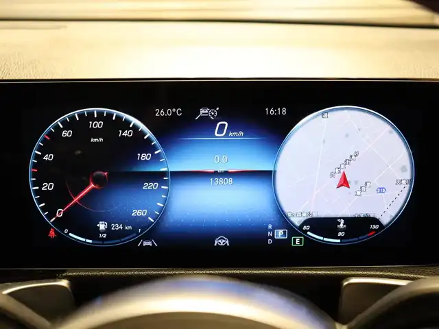 メルセデス・ベンツ Ｍ・ベンツ ＧＬＢ２００ｄ 4マチック AMGライン 静岡県 2022(令4)年 1.4万km 赤 ワンオーナー/純正ナビ/フルセグTV/衝突軽減ブレーキ/ACC/LKA/BSM/ドライブレコーダー/360°カメラ/パドルシフト/前席シートヒーター/LEDヘッドライト/パワーバックドア