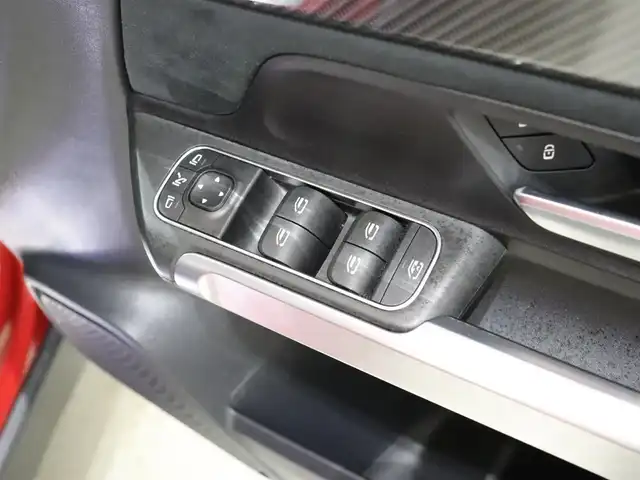 メルセデス・ベンツ Ｍ・ベンツ ＧＬＢ２００ｄ 4マチック AMGライン 静岡県 2022(令4)年 1.4万km 赤 ワンオーナー/純正ナビ/フルセグTV/衝突軽減ブレーキ/ACC/LKA/BSM/ドライブレコーダー/360°カメラ/パドルシフト/前席シートヒーター/LEDヘッドライト/パワーバックドア