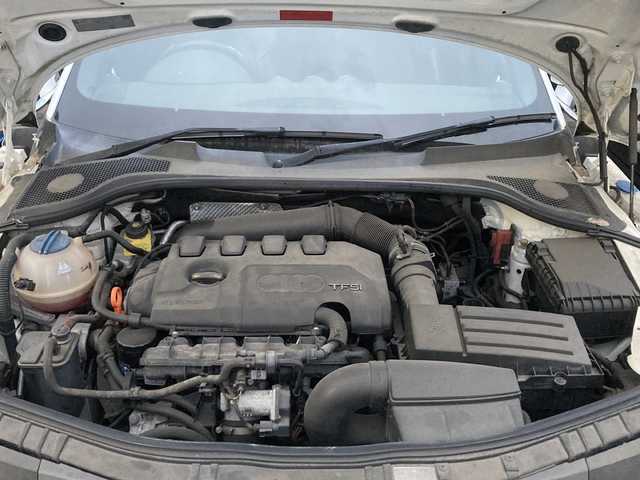 アウディ ＴＴクーペ 2．0 TFSI クワトロ 東京都 2009(平21)年 8.2万km アイビスホワイト 純正HDDナビ/【フルセグ・DVD再生可・CD】/バックカメラ/ETC/４WD/前席パワーシート・シートヒーター/パドルシフト/オートライト/純正フロアマット/リモコンキー/新車保証書/取扱説明書