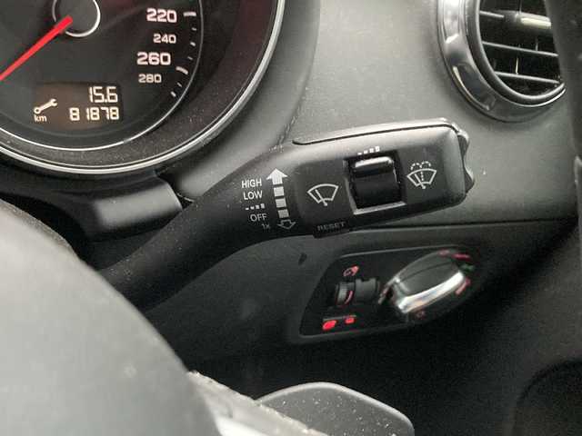 アウディ ＴＴクーペ 2．0 TFSI クワトロ 東京都 2009(平21)年 8.2万km アイビスホワイト 純正HDDナビ/【フルセグ・DVD再生可・CD】/バックカメラ/ETC/４WD/前席パワーシート・シートヒーター/パドルシフト/オートライト/純正フロアマット/リモコンキー/新車保証書/取扱説明書