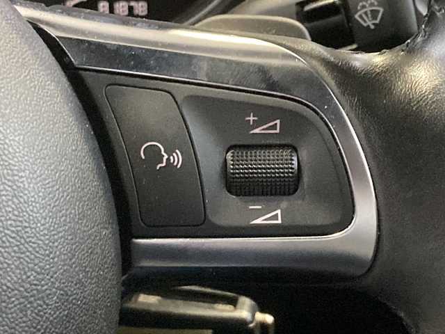 アウディ ＴＴクーペ 2．0 TFSI クワトロ 東京都 2009(平21)年 8.2万km アイビスホワイト 純正HDDナビ/【フルセグ・DVD再生可・CD】/バックカメラ/ETC/４WD/前席パワーシート・シートヒーター/パドルシフト/オートライト/純正フロアマット/リモコンキー/新車保証書/取扱説明書