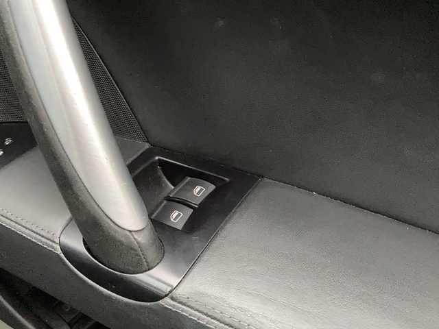 アウディ ＴＴクーペ 2．0 TFSI クワトロ 東京都 2009(平21)年 8.2万km アイビスホワイト 純正HDDナビ/【フルセグ・DVD再生可・CD】/バックカメラ/ETC/４WD/前席パワーシート・シートヒーター/パドルシフト/オートライト/純正フロアマット/リモコンキー/新車保証書/取扱説明書
