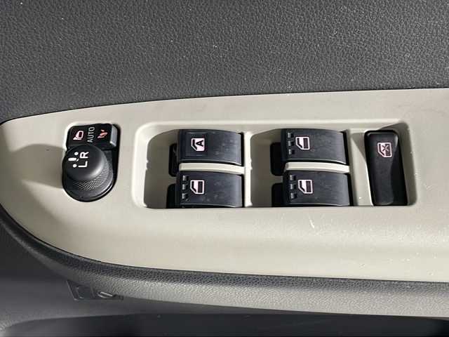 トヨタ パッソ モーダ 沖縄県 2020(令2)年 5.6万km ブラックマイカメタリック/パールホワイト2トーン 県外仕入　/禁煙車　/純正７インチナビ（ＢＴ，フルセグ，ＣＤ／ＤＶＤ，ラジオ）　/パノラマミックビューモニター　/運転席シートヒーター　/ベンチシート/コーナーセンサー　/オートライト/純正フロアマット/ＬＥＤヘッドライト　/スペアキー