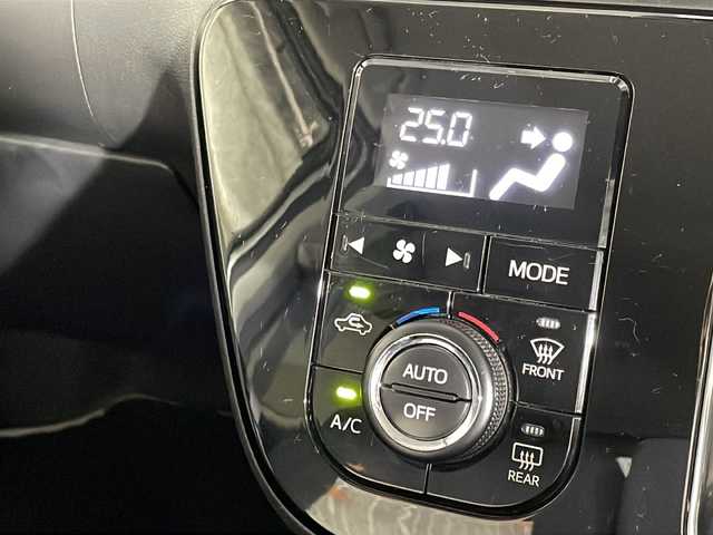 トヨタ パッソ モーダ 沖縄県 2020(令2)年 5.6万km ブラックマイカメタリック/パールホワイト2トーン 県外仕入　/禁煙車　/純正７インチナビ（ＢＴ，フルセグ，ＣＤ／ＤＶＤ，ラジオ）　/パノラマミックビューモニター　/運転席シートヒーター　/ベンチシート/コーナーセンサー　/オートライト/純正フロアマット/ＬＥＤヘッドライト　/スペアキー