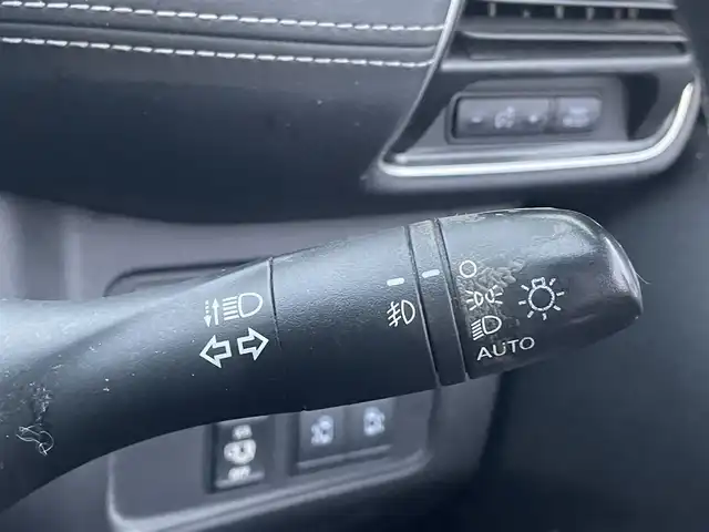 日産 セレナ ハイウェイスター 埼玉県 2017(平29)年 13.7万km ブリリアントホワイトパール (株)IDOMが運営する【じしゃロン川越店】の自社ローン専用車両になります。こちらは現金またはオートローンご利用時の価格です。自社ローンご希望の方は別途その旨お申付け下さい/純正メモリナビ（MM516D-L）/アラウンドビューモニター/フルセグ/Bluetooth/プロパイロット/デジタルインナーミラー/フリップダウンモニター/両側パワースライドドア/純正１６インチホイール/ＬＥＤ/オートライト/ドラレコ/ＥＴＣ