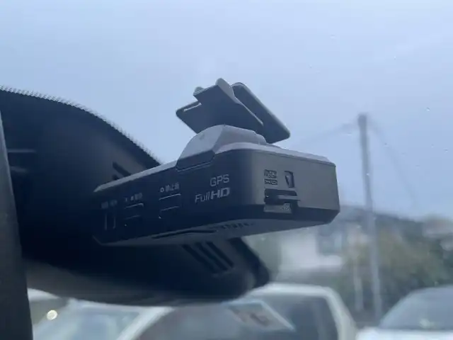 日産 セレナ ハイウェイスター 埼玉県 2017(平29)年 13.7万km ブリリアントホワイトパール (株)IDOMが運営する【じしゃロン川越店】の自社ローン専用車両になります。こちらは現金またはオートローンご利用時の価格です。自社ローンご希望の方は別途その旨お申付け下さい/純正メモリナビ（MM516D-L）/アラウンドビューモニター/フルセグ/Bluetooth/プロパイロット/デジタルインナーミラー/フリップダウンモニター/両側パワースライドドア/純正１６インチホイール/ＬＥＤ/オートライト/ドラレコ/ＥＴＣ