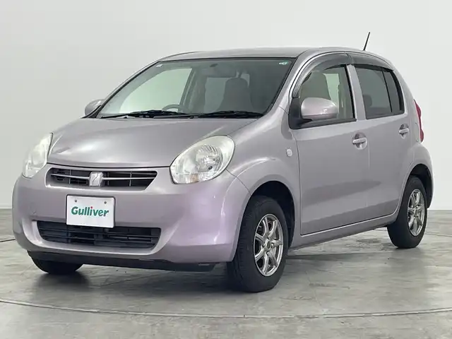 トヨタ パッソ X 群馬県 2013(平25)年 5.7万km グレイッシュパープルメタリックオパール ４ＷＤ　純正オーディオ　ＣＤ　ラジオ　ハロゲンヘッドライト　ヘットライトレベライザー　電動格納ミラー　社外アルミホイール　純正フロアマット　バニティミラー　ＡＢＳ ドアバイザー リモコンキー 禁煙車
