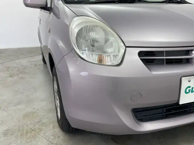 トヨタ パッソ X 群馬県 2013(平25)年 5.7万km グレイッシュパープルメタリックオパール ４ＷＤ　純正オーディオ　ＣＤ　ラジオ　ハロゲンヘッドライト　ヘットライトレベライザー　電動格納ミラー　社外アルミホイール　純正フロアマット　バニティミラー　ＡＢＳ ドアバイザー リモコンキー 禁煙車