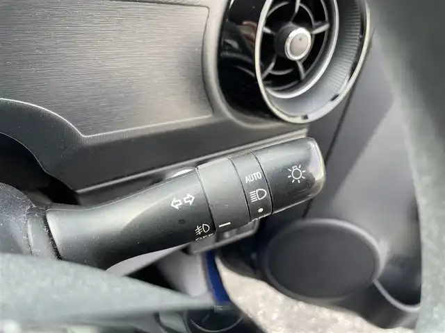トヨタ アクア 三重県 2019(令1)年 12.5万km ダークブルーマイカ 登録時124570km/禁煙車/純正ナビ/（AM/FM/TV/Bluetooth）/フルセグTV/バックカメラ/ビルトインETC/ステアリングスイッチ/オートライト/プリクラッシュセーフティ/レーンディパーチャーアラート/コーナーセンサー/純正フロアマット/純正アルミ/プッシュスタート/スペアキー