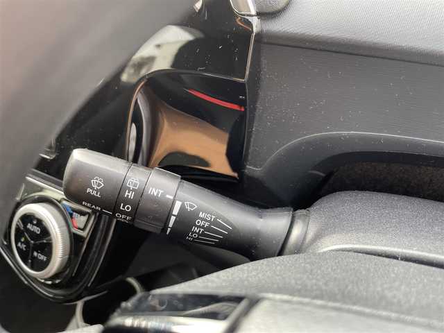 トヨタ アクア 愛知県 2019(令1)年 12.5万km ダークブルーマイカ (株)IDOMが運営する【じしゃロン名古屋鳴海店】の自社ローン専用車両になりますこちらは現金またはオートローンご利用時の価格です。自社ローンご希望の方は別途その旨お申付け下さい/登録時124570km/禁煙車/純正ナビ/（AM/FM/TV/Bluetooth）/フルセグTV/バックカメラ/ビルトインETC/ステアリングスイッチ/オートライト/プリクラッシュセーフティ/レーンディパーチャーアラート/コーナーセンサー/純正フロアマット/純正アルミ/プッシュスタート/スペアキー