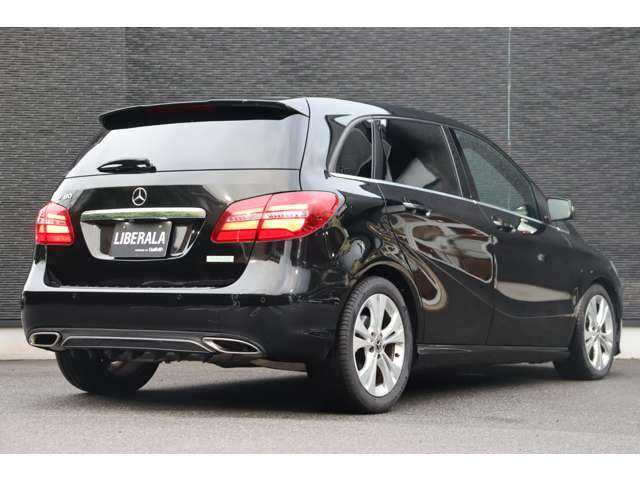 メルセデス・ベンツ Ｂ１８０ 大分県 2019(平31)年 2.9万km コスモスブラック 取扱説明書/アダプティブクルーズコントロール/ブラインドスポットモニター/パナメリカーナグリル/純正ナビ/ＣａｒＰｌａｙ/地デジ/Bluetooth/バックカメラ/ハーフレザー/シートヒーター/パワーシート/ＬＥＤヘッドライト/オートハイビーム/アンビエントライト/パドルシフト/純正１７インチＡＷ/社外ドライブレコーダー前後（SN-TW84）/ＥＴＣ