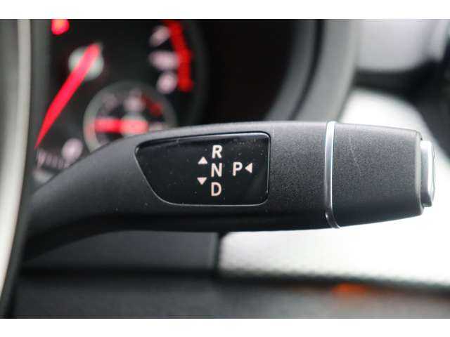 メルセデス・ベンツ Ｂ１８０ 大分県 2019(平31)年 2.9万km コスモスブラック 取扱説明書/アダプティブクルーズコントロール/ブラインドスポットモニター/パナメリカーナグリル/純正ナビ/ＣａｒＰｌａｙ/地デジ/Bluetooth/バックカメラ/ハーフレザー/シートヒーター/パワーシート/ＬＥＤヘッドライト/オートハイビーム/アンビエントライト/パドルシフト/純正１７インチＡＷ/社外ドライブレコーダー前後（SN-TW84）/ＥＴＣ