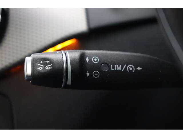 メルセデス・ベンツ Ｂ１８０ 大分県 2019(平31)年 2.9万km コスモスブラック 取扱説明書/アダプティブクルーズコントロール/ブラインドスポットモニター/パナメリカーナグリル/純正ナビ/ＣａｒＰｌａｙ/地デジ/Bluetooth/バックカメラ/ハーフレザー/シートヒーター/パワーシート/ＬＥＤヘッドライト/オートハイビーム/アンビエントライト/パドルシフト/純正１７インチＡＷ/社外ドライブレコーダー前後（SN-TW84）/ＥＴＣ