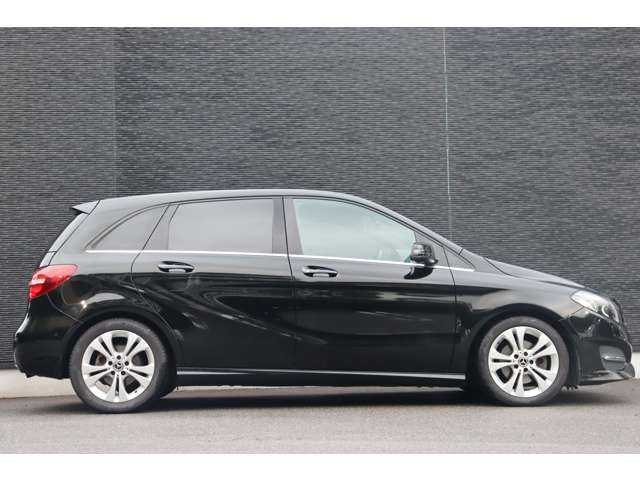 メルセデス・ベンツ Ｂ１８０ 大分県 2019(平31)年 2.9万km コスモスブラック 取扱説明書/アダプティブクルーズコントロール/ブラインドスポットモニター/パナメリカーナグリル/純正ナビ/ＣａｒＰｌａｙ/地デジ/Bluetooth/バックカメラ/ハーフレザー/シートヒーター/パワーシート/ＬＥＤヘッドライト/オートハイビーム/アンビエントライト/パドルシフト/純正１７インチＡＷ/社外ドライブレコーダー前後（SN-TW84）/ＥＴＣ