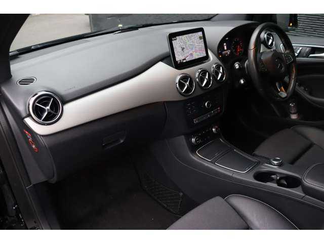 メルセデス・ベンツ Ｂ１８０ 大分県 2019(平31)年 2.9万km コスモスブラック 取扱説明書/アダプティブクルーズコントロール/ブラインドスポットモニター/パナメリカーナグリル/純正ナビ/ＣａｒＰｌａｙ/地デジ/Bluetooth/バックカメラ/ハーフレザー/シートヒーター/パワーシート/ＬＥＤヘッドライト/オートハイビーム/アンビエントライト/パドルシフト/純正１７インチＡＷ/社外ドライブレコーダー前後（SN-TW84）/ＥＴＣ