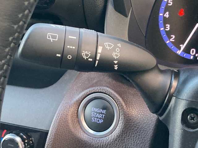 トヨタ ヤリスクロス Z 愛媛県 2021(令3)年 1.3万km ホワイトパールクリスタルシャイン 純正8インチディスプレイオーディオ/・ナビ/・フルセグTV/・Bluetooth/パノラミックビューモニター/ビルトインETC/前後ドライブレコーダー/合皮/ファブリックコンビシート/前席シートヒーター/トヨタセーフティセンス/・プリクラッシュセーフティ/・レーントレーシングアシスト/・レーダークルーズコントロール/・オートマチックハイビーム/・ロードサインアシスト/LEDヘッドランプ/純正18インチAW/ステアリングヒーター/ステアリングスイッチ/プッシュスタート/保証書/取扱説明書