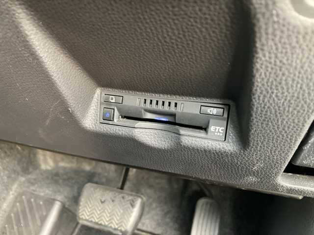 トヨタ ヤリスクロス Z 愛媛県 2021(令3)年 1.3万km ホワイトパールクリスタルシャイン 純正8インチディスプレイオーディオ/・ナビ/・フルセグTV/・Bluetooth/パノラミックビューモニター/ビルトインETC/前後ドライブレコーダー/合皮/ファブリックコンビシート/前席シートヒーター/トヨタセーフティセンス/・プリクラッシュセーフティ/・レーントレーシングアシスト/・レーダークルーズコントロール/・オートマチックハイビーム/・ロードサインアシスト/LEDヘッドランプ/純正18インチAW/ステアリングヒーター/ステアリングスイッチ/プッシュスタート/保証書/取扱説明書