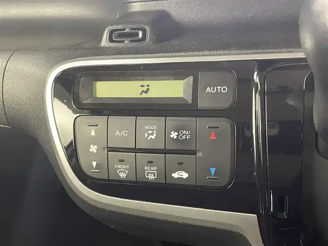 ホンダ Ｎ ＢＯＸ G Lパッケージ 埼玉県 2016(平28)年 6万km プレミアムホワイトパールⅡ 純正７インチナビ/両側パワースライドドア/バックカメラ/Ｂｌｕｅｔｏｏｔｈ/ＥＴＣ/純正フロアマット/プッシュスタート/スマートキー/ステアリングスイッチ/ハロゲンヘッドライト