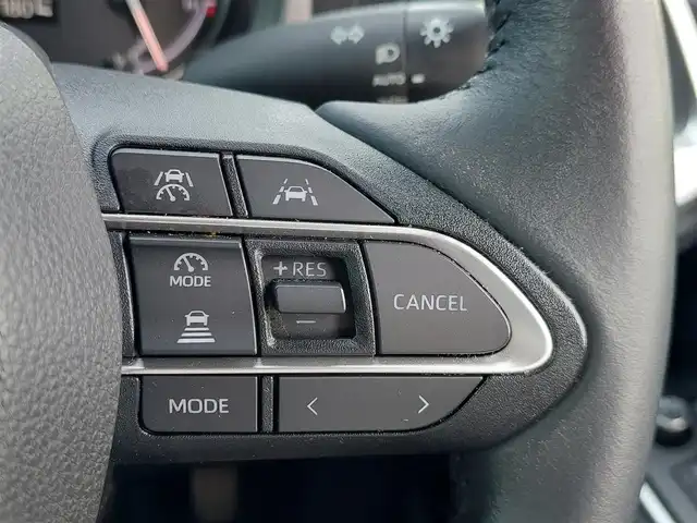 トヨタ ヴォクシー S－Z 東京都 2023(令5)年 2万km グリッターブラックガラスフレーク ワンオーナー/Toyota Safety Sense/・プリクラッシュセーフティ/・レーンディパーチャーアラート/・先行車発進告知機能/・オートマチックハイビーム/・レーダークルーズコントロール/・クリアランスソナー/プッシュスタート/MTモード付きAT/純正ナビ/バックカメラ/ETC2.0/両側パワースライドドア/ハーフレザーシート/シートヒーター/後席ロールサンシェード/LEDヘッドライト/ドアバイザー/17インチ純正アルミホイール