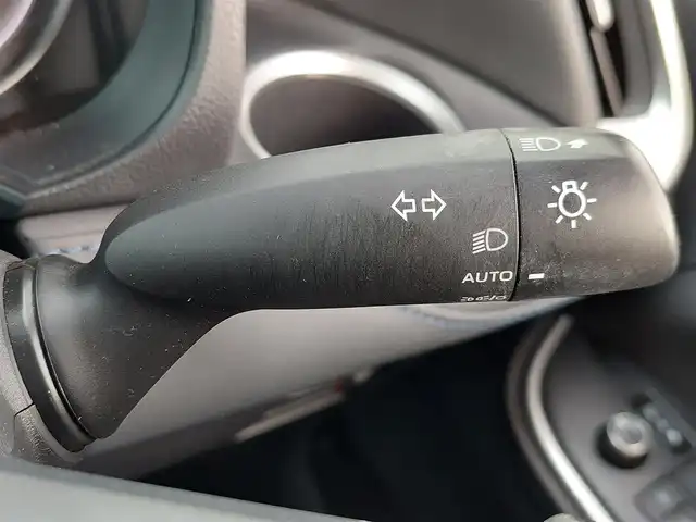 トヨタ ヴォクシー S－Z 東京都 2023(令5)年 2万km グリッターブラックガラスフレーク ワンオーナー/Toyota Safety Sense/・プリクラッシュセーフティ/・レーンディパーチャーアラート/・先行車発進告知機能/・オートマチックハイビーム/・レーダークルーズコントロール/・クリアランスソナー/プッシュスタート/MTモード付きAT/純正ナビ/バックカメラ/ETC2.0/両側パワースライドドア/ハーフレザーシート/シートヒーター/後席ロールサンシェード/LEDヘッドライト/ドアバイザー/17インチ純正アルミホイール