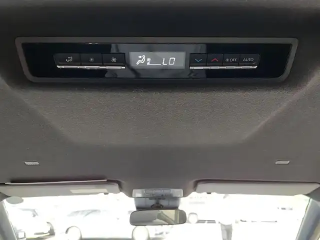 トヨタ ヴォクシー S－Z 東京都 2023(令5)年 2万km グリッターブラックガラスフレーク ワンオーナー/Toyota Safety Sense/・プリクラッシュセーフティ/・レーンディパーチャーアラート/・先行車発進告知機能/・オートマチックハイビーム/・レーダークルーズコントロール/・クリアランスソナー/プッシュスタート/MTモード付きAT/純正ナビ/バックカメラ/ETC2.0/両側パワースライドドア/ハーフレザーシート/シートヒーター/後席ロールサンシェード/LEDヘッドライト/ドアバイザー/17インチ純正アルミホイール