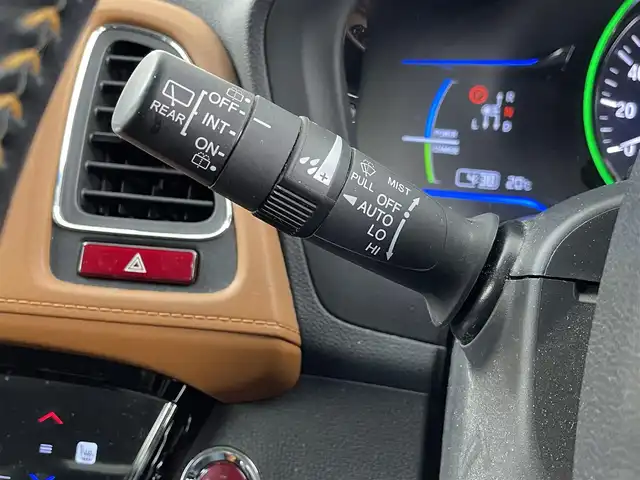 ホンダ ヴェゼル ハイブリッド Z 埼玉県 2015(平27)年 10.1万km ミスティックグリーンパール シティブレーキアクティブシステム/純正８インチナビゲーションVXM-155VFEi/（フルセグTV/CD/DVD/Bluetooth/HDMI入力/SD/AM/FM）/バックカメラ/クルーズコントロール/パドルシフト/前後ドライブレコーダー/ETC/ハーフレザーシート /シートヒーター /電動パーキングブレーキ/ブレーキホールド/スマートキー/プッシュスタート/オートLEDヘッドライト/純正アルミサマータイヤ有