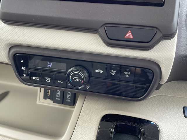ホンダ Ｎ ＢＯＸ G EX ホンダセンシング 静岡県 2019(令1)年 3.1万km プレミアムアイボリーパールⅡ 純正ナビ/地デジTV/純正CD/DVD/Bluetooth/バックカメラ/ホンダセンシング/両側パワースライドドア/レーンキープアシスト/LEDヘッドライト/ビルトインETC