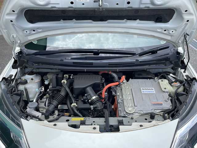 日産 ノート e－パワー X 岐阜県 2019(平31)年 3.6万km パール メモリナビ/アイドリングストップ/ドアバイザー/プッシュスタート/HID/オートライト/コーナーセンサー/レーンアシスト