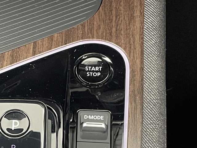 日産 オーラ G レザーエディション 広島県 2021(令3)年 1万km ブリリアントシルバー 純正９型ナビ（フルセグＴＶ）　/全方位カメラ　/デジタルルームミラー　/ＥＴＣ２．０　/前後ドラレコ　/コーナーセンサー　/エマージェンシーブレーキ　/レーンキープ　/ＢＳＭ　/ハーフレザー　/純正１７インチＡＷ　/ＬＥＤ