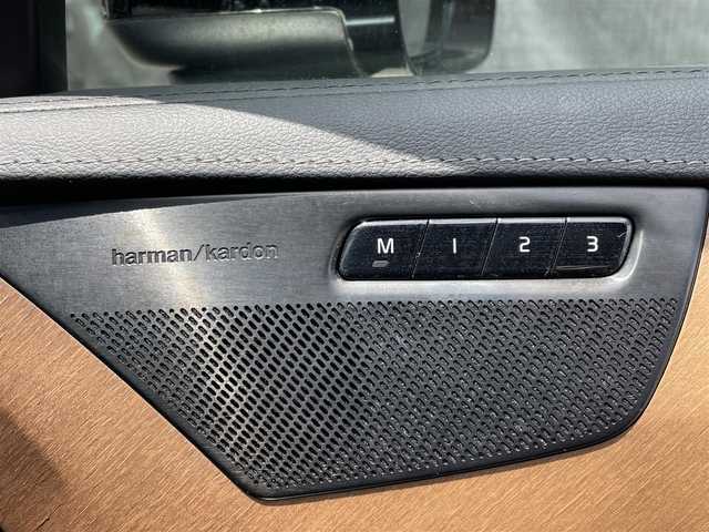 ボルボ ＸＣ９０ D5 AWD インスクリプション 千葉県 2020(令2)年 2.7万km オニキスブラックP 衝突回避.被害軽減ブレーキ/レーンキーピング/パークアシスト/クロストラフィックアラート/車間警告/ヘッドアップディスプレイ/ブラインドスポットインフォメーションシステム/アダクティブクルーズコントロール/純正メーカーナビゲーション/全方位カメラ/本革シート/シートヒーター/エアシート/マッサージ/haman/kardonサウンド/前後ドライブレコーダー/ETC/ステアリングヒーター/パワーシート/パワーバックドア/LEDヘッドライト/電格ミラー/純正フロアマット/純正20インチアルミホイール