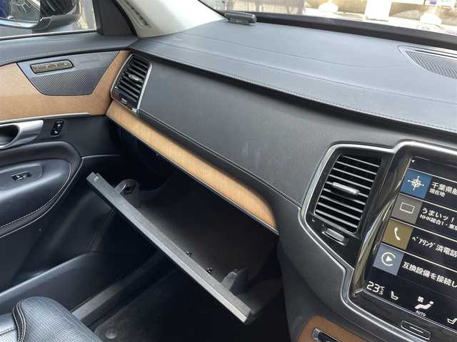 ボルボ ＸＣ９０ D5 AWD インスクリプション 千葉県 2020(令2)年 2.7万km オニキスブラックP 衝突回避.被害軽減ブレーキ/レーンキーピング/パークアシスト/クロストラフィックアラート/車間警告/ヘッドアップディスプレイ/ブラインドスポットインフォメーションシステム/アダクティブクルーズコントロール/純正メーカーナビゲーション/全方位カメラ/本革シート/シートヒーター/エアシート/マッサージ/haman/kardonサウンド/前後ドライブレコーダー/ETC/ステアリングヒーター/パワーシート/パワーバックドア/LEDヘッドライト/電格ミラー/純正フロアマット/純正20インチアルミホイール