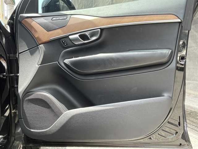 ボルボ ＸＣ９０ D5 AWD インスクリプション 千葉県 2020(令2)年 2.7万km オニキスブラックP 衝突回避.被害軽減ブレーキ/レーンキーピング/パークアシスト/クロストラフィックアラート/車間警告/ヘッドアップディスプレイ/ブラインドスポットインフォメーションシステム/アダクティブクルーズコントロール/純正メーカーナビゲーション/全方位カメラ/本革シート/シートヒーター/エアシート/マッサージ/haman/kardonサウンド/前後ドライブレコーダー/ETC/ステアリングヒーター/パワーシート/パワーバックドア/LEDヘッドライト/電格ミラー/純正フロアマット/純正20インチアルミホイール