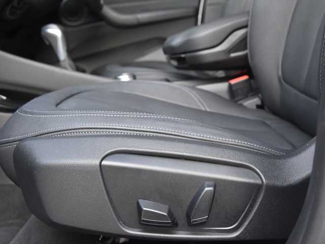 ＢＭＷ Ｘ１ xDrive 18d xライン 和歌山県 2017(平29)年 3.4万km アルピンホワイトⅢ インテリSF /黒革 /シートヒーター /前席パワーシート /純正ナビ /社外フルセグ /Bカメラ /電動バックドア /前後コーナーセンサー /アイドリングストップ /コンフォートアクセス /ミラー型ETC /LEDヘッドライト /ルーフレール