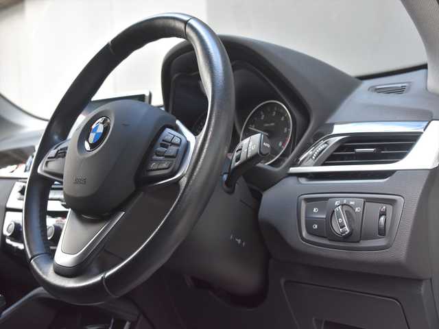 ＢＭＷ Ｘ１ xDrive 18d xライン 和歌山県 2017(平29)年 3.4万km アルピンホワイトⅢ インテリSF /黒革 /シートヒーター /前席パワーシート /純正ナビ /社外フルセグ /Bカメラ /電動バックドア /前後コーナーセンサー /アイドリングストップ /コンフォートアクセス /ミラー型ETC /LEDヘッドライト /ルーフレール