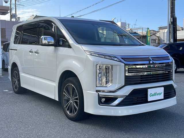 三菱 デリカＤ：５ アーバンギア G 大阪府 2019(令1)年 3.4万km ウォームホワイトパール ワンオーナー/純正ナビ（AM/FM/HDMI/CD/DVD/Bluetooth）/フルセグテレビ/バックカメラ/全周囲カメラ/クルーズコントロール/プッシュスタート/両側パワースライドドア/ETC/パドルシフト/オートブレーキボタン/衝突被害軽減ブレーキ/純正アルミ18インチ/４WD /電動パーキングブレーキ