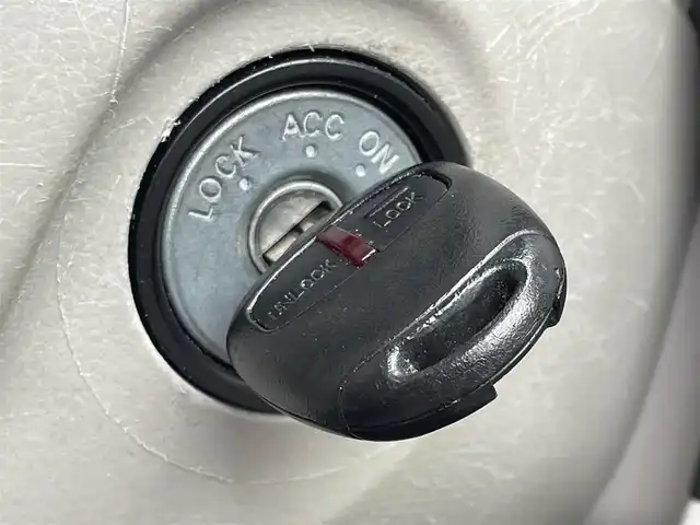 日産 デイズ S 宮城県 2016(平28)年 5.8万km アイスブルー 4WD/純正ＳＤナビ/（ＦＭ／ＡＭ／ＣＤ／Ｂｌｕｅｔｏｏｔｈ）　/フルセグテレビ　/衝突被害軽減装置　/アイドリングストップ　/横滑り防止装置　/運転席シートヒーター　/バックカメラ　/リモコンキー　/ＥＴＣ