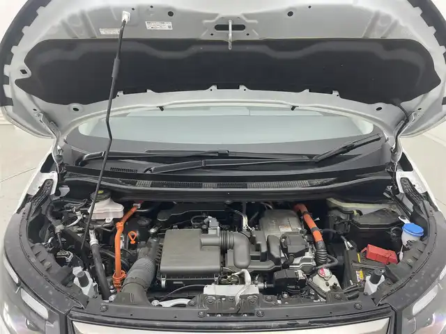 ホンダ フリード ハイブリット e:HEV クロスター 茨城県 2024(令6)年 1.7万km プラチナホワイトパール 純正11.4インチナビ/Bluetooth/フルセグ/radio/CD/DVD/マルチビューカメラシステム(OP)/ホンダセンシング/・衝突被害軽減ブレーキ/・誤発進抑制/・路外逸脱抑制機能/・渋滞追従機能付き追従型クルーズコントロール/・オートハイビーム/ブラインドスポットインフォメーション/ドラレコ/両側パワースライドドア/D+N席シートヒーター/コーナーセンサー/LEDヘッドライト/純正AW