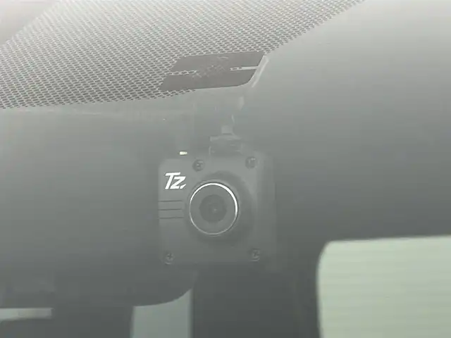 トヨタ ヴォクシー S－Z 群馬県 2024(令6)年 0.4万km ホワイトパールクリスタルシャイン 快適利便ＰＫＧ　フリップダウンモニター　純正１０インチナビ　バックカメラ　パワーバックドア　両側パワースライドドア　ＬＥＤ　ＡＨＢ　シートヒーター　純正１７インチＡＷ　ＥＴＣ２．０　ドラレコ　禁煙車