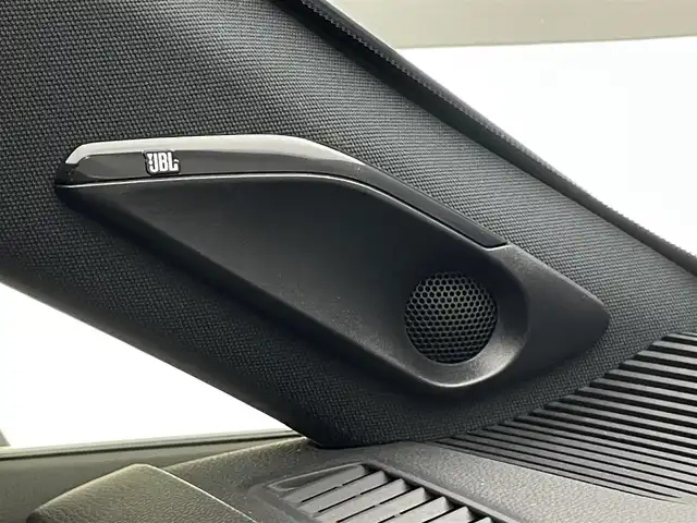トヨタ ハリアー ハイブリッド Z レザーパッケージ 愛知県 2020(令2)年 5.7万km プレシャスブラックパール 純正１２．３型ナビ　ＪＢＬ　調光パノラマルーフ　ＨＵＤ　デジイン　ＢＳＭ　黒革　ベンチレーション　シートヒーター　ＥＴＣ２．０　前後ドラレコ　セーフティセンス　衝突軽減　追従クルコン　オートワイパー　オートハイビーム　レーンキープ　電子パーキング　電動リヤゲート　カーテンエアバッグ　ブレーキホールド　プッシュスタート　スマートキー　メモリーシート　LEDオートライト　フォグ　デジタルインナーミラー　電動リヤゲート　全方位カメラ　パノラミックビューモニター
