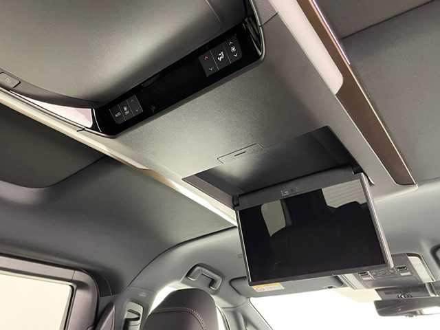 トヨタ ヴェルファイア Z プレミア 兵庫県 2024(令6)年 0.4万km ブラック 純正トヨタコネクトナビ/フルセグ BT USB Apple Car Play android Auto/純正後席モニター/パノラミックビューモニター/デジタルインナーミラー/ビルトインETC2.0/ワイヤレス充電/レーダークルーズコントロール/プリクラッシュセーフティー/LKA/BSM/パーキングアシスト/ガラストップルーフ/レザーシート/シートヒーター/ベンチレーション/パワーシート/パワーバックドア/ステアリングヒーター/LEDヘッドライト/LEDフォグライト/サイドステップ/スマートキー