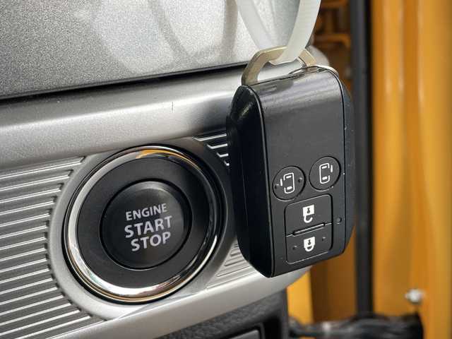 スズキ スペーシア ギア HYBRID XZターボ 新潟県 2021(令3)年 4.6万km アクティブイエロー/ガンメタリック2トーン ワンオーナー/4ＷＤ/純正SDナビ/フルセグＴＶ・Bluetooth接続・CD/ＤＶＤ再生/全方位カメラ/バックカメラ/パーキングセンサー/レーンキープ/クルーズコントロール/両側電動ドア/シートヒーター/ルーフレール/ＬＥＤヘッドライト/ＬＥＤフォグランプ/プッシュスタート