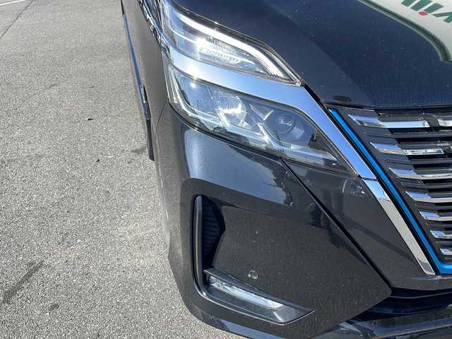 日産 セレナ e－パワー ハイウェイスター V 茨城県 2019(令1)年 7.1万km 黒 後席用モニター/純正SDナビ(Bluetooth/アラウンドビューモニター CD/DVD)/アダプティブクルーズコントロール/コーナーセンサー/両側パワースライドドア/LEDオートライト/サイドエアバッグ/パーキングアシスト/スマートキー/冷房WAC/USB入力端子/ビルトインETC/3列シート/ドライブレコーダー/純正フロアマット/シートヒーター/15インチ純正アルミホイール