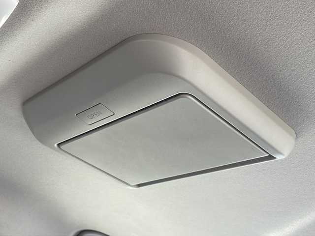 日産 セレナ e－パワー ハイウェイスター V 茨城県 2019(令1)年 7.1万km 黒 後席用モニター/純正SDナビ(Bluetooth/アラウンドビューモニター CD/DVD)/アダプティブクルーズコントロール/コーナーセンサー/両側パワースライドドア/LEDオートライト/サイドエアバッグ/パーキングアシスト/スマートキー/冷房WAC/USB入力端子/ビルトインETC/3列シート/ドライブレコーダー/純正フロアマット/シートヒーター/15インチ純正アルミホイール