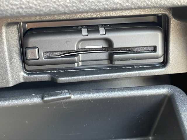 日産 セレナ e－パワー ハイウェイスター V 茨城県 2019(令1)年 7.1万km 黒 後席用モニター/純正SDナビ(Bluetooth/アラウンドビューモニター CD/DVD)/アダプティブクルーズコントロール/コーナーセンサー/両側パワースライドドア/LEDオートライト/サイドエアバッグ/パーキングアシスト/スマートキー/冷房WAC/USB入力端子/ビルトインETC/3列シート/ドライブレコーダー/純正フロアマット/シートヒーター/15インチ純正アルミホイール